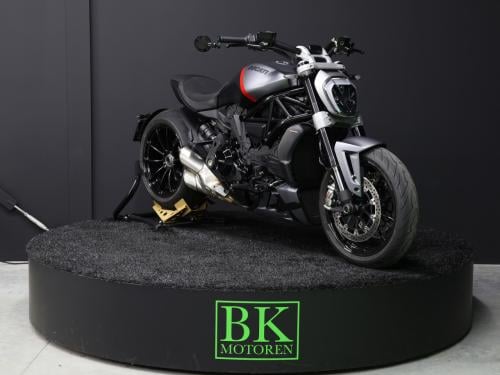 XDIAVEL BLACK STAR | 50st. Gelimiteerd!