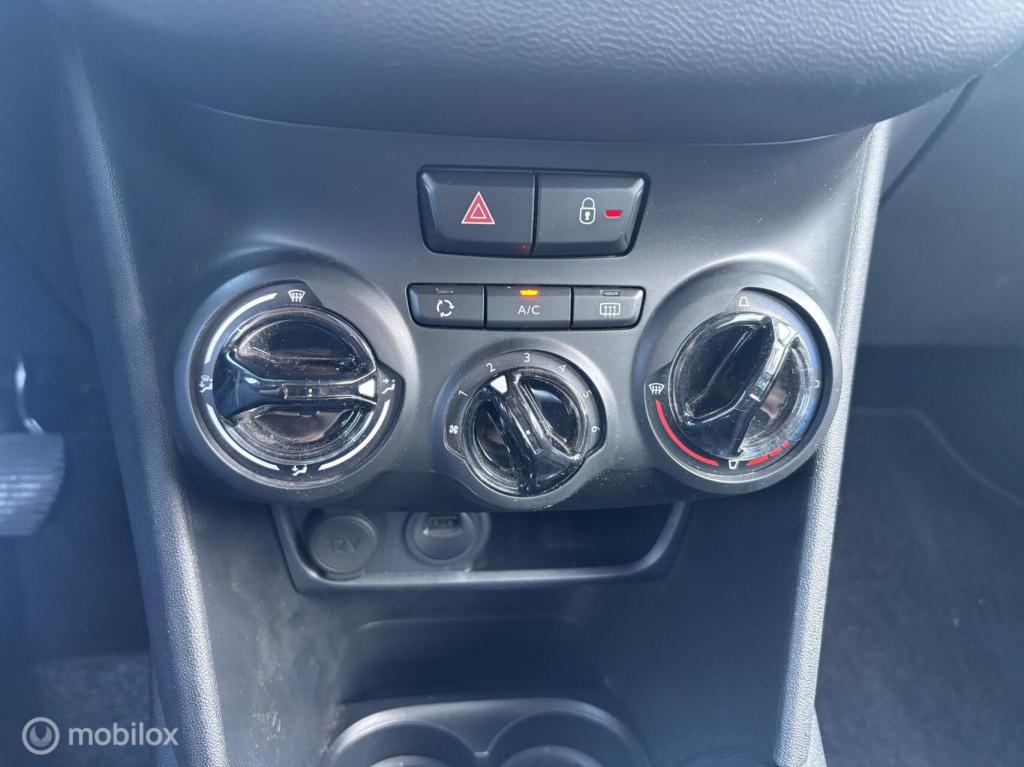 Peugeot 208 1.2 puretech signature 110pk