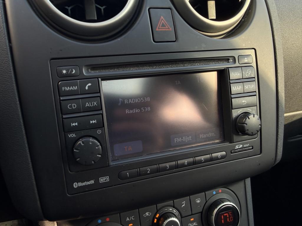 Nissan Qashqai 1.6 connect edition // trekhaak //