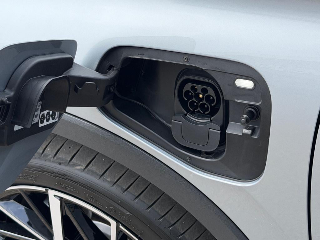 Volkswagen Tiguan 1.5 ehybrid elegance 204pk | panoramadak | trekhaak | 20"