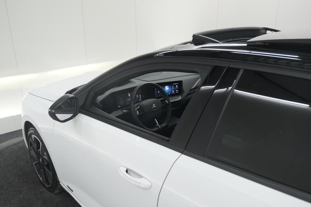 Opel Astra electric 54 kwh gs ultimate | elektrisch panoramdak | 360 camera