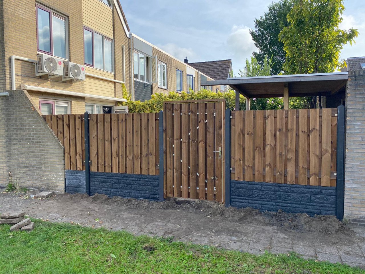 Hout-beton schutting volledig aangepast aan uw wensen!