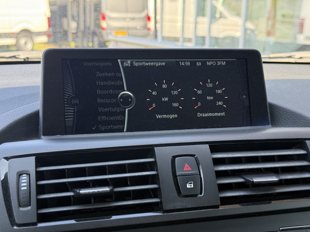 BMW 1 Serie 116i business sportline | nl-auto | groot navi | nieuwe distrib