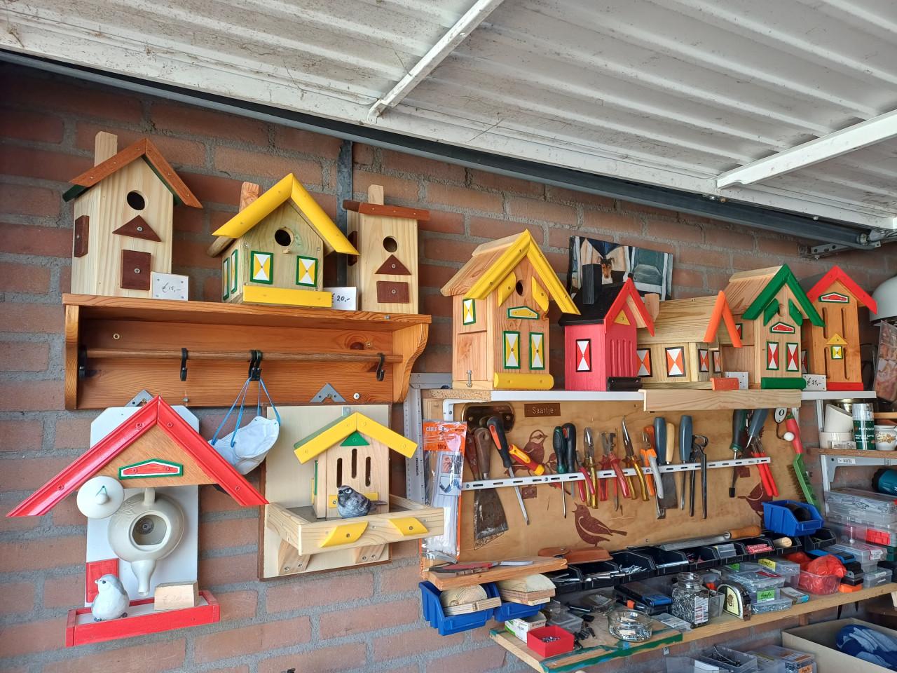 Div. Vogelhuisjes  &  Egelhuisjes te Koop  [ zie foto's  ]