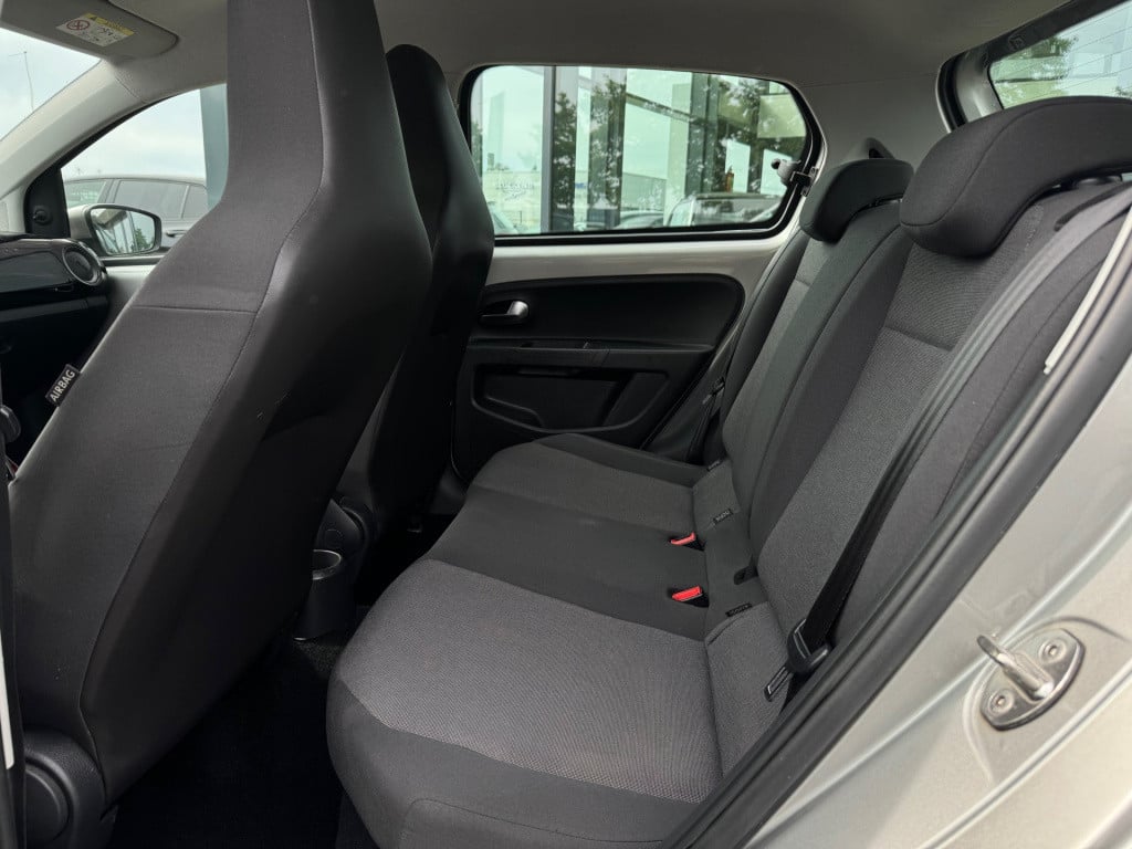 Volkswagen UP! 1.0 move up! bluemotion * airco * pdc * 5 deurs