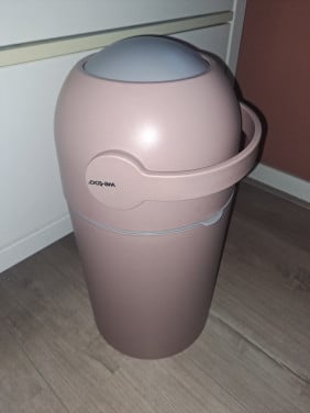 We-too oud roze luieremmer