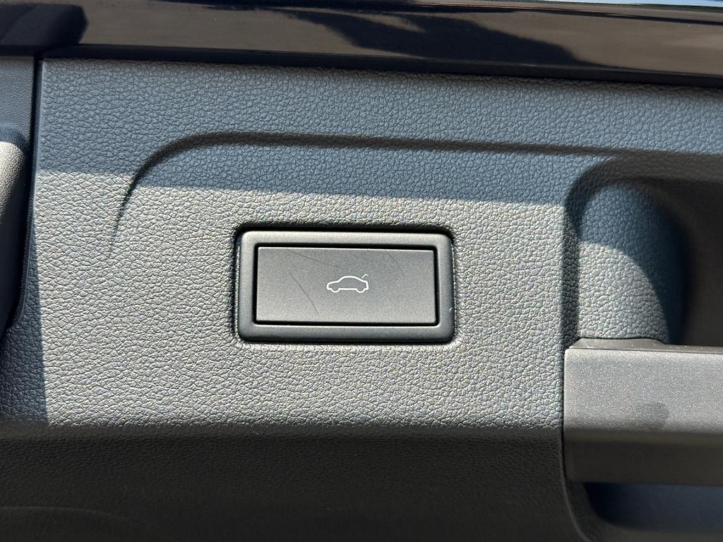 Volkswagen Touran 1.5 tsi 150pk dsg r-line highline | led | trekhaak | dode