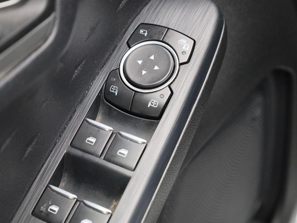 Ford Kuga 2.5 phev titanium | automaat | navigatie | trekhaak | navigatie |