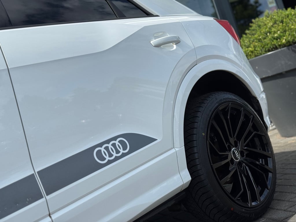 Audi Q2 30 tfsi sport * keyless * stoelverwarming * pdc 2x