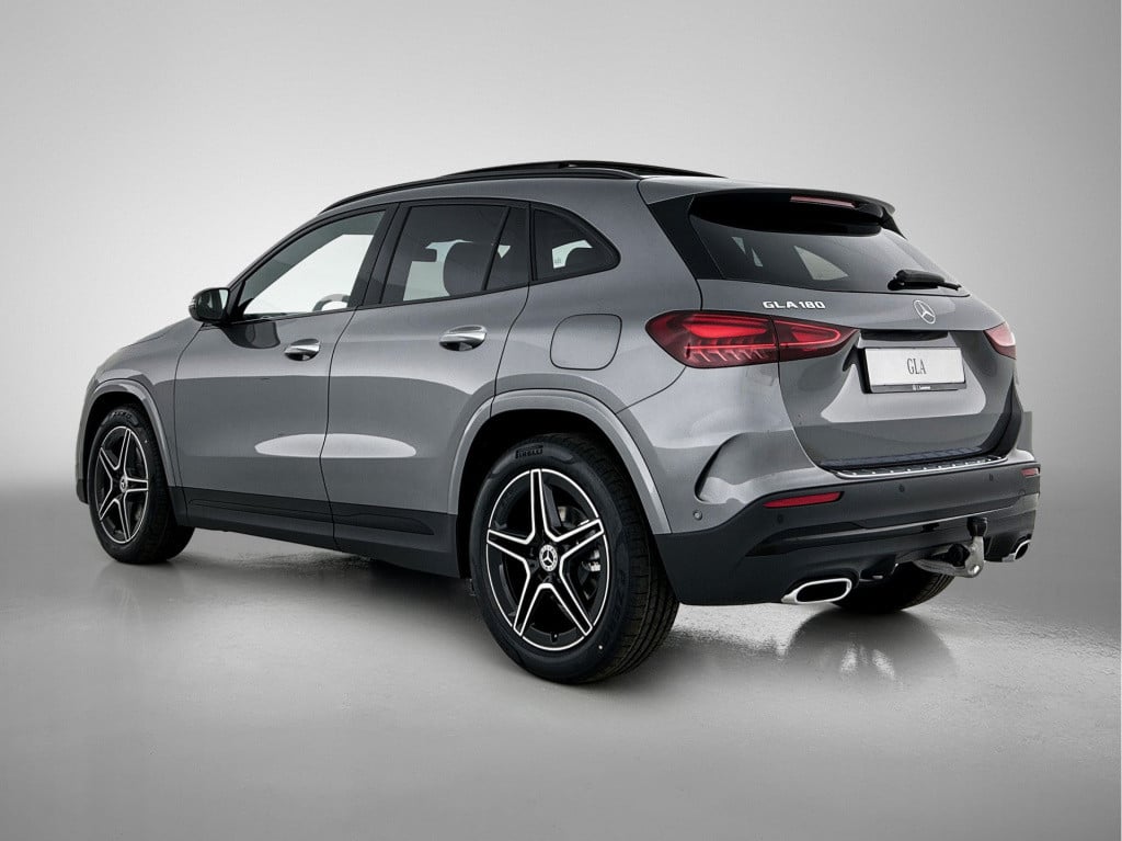 Mercedes-Benz Gla-klasse 180 business solution amg | nightpakket | trekhaak