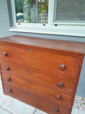 Te koop: oude ladenkast