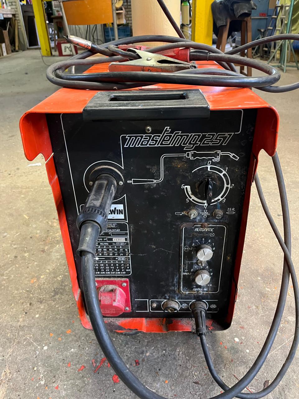 Lasapparaat Telwin Mastermig 251 380V