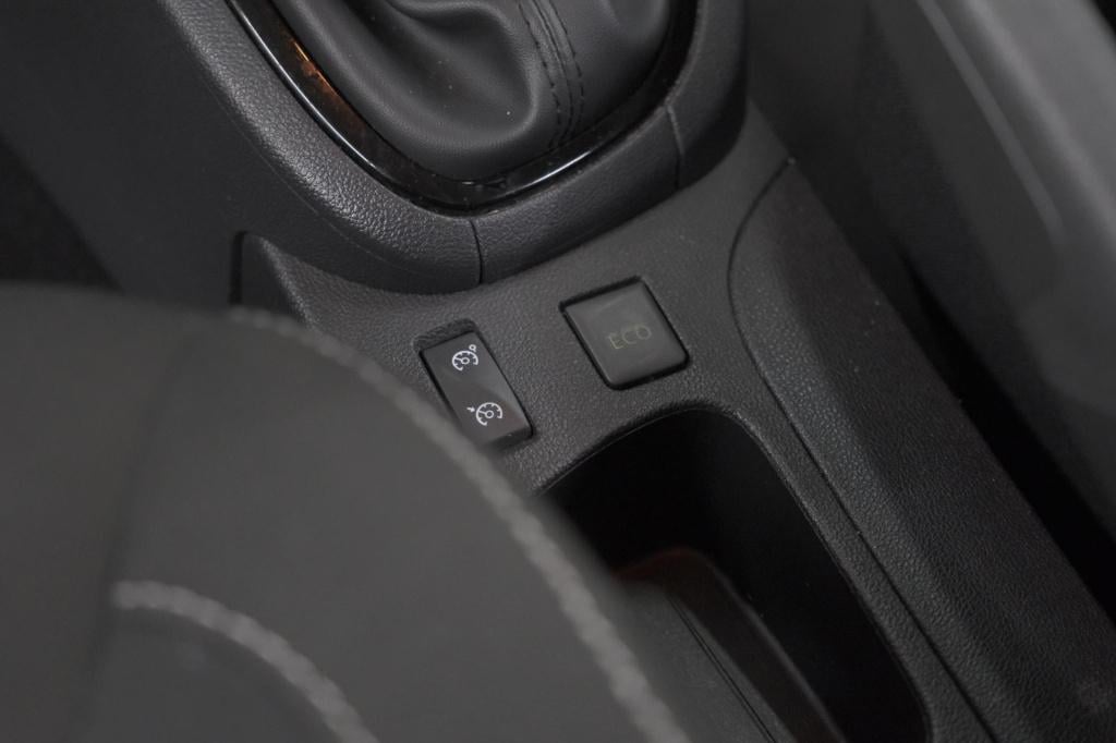 Renault Clio tce 90 limited | camera | navigatie | parkeersensoren | climat