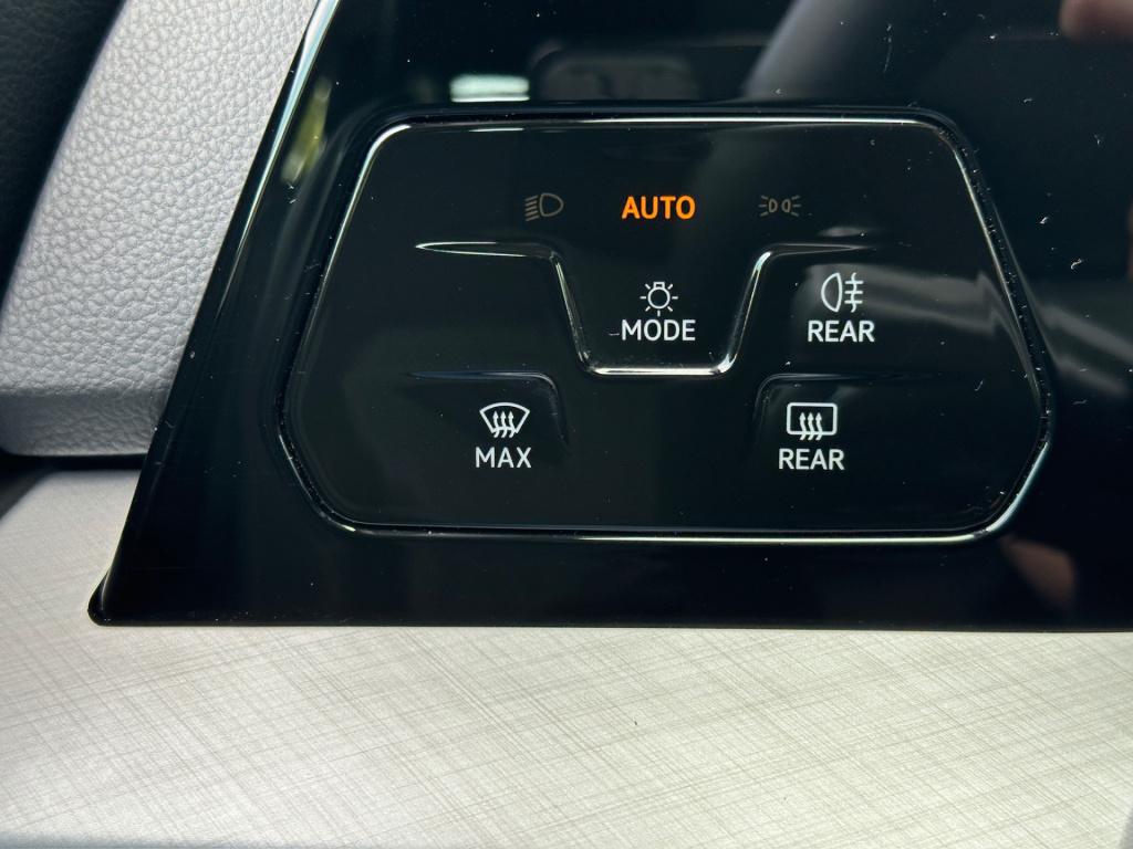 Volkswagen Golf variant 1.5 etsi dsg life | trekhaak | navi | adap. cruise 