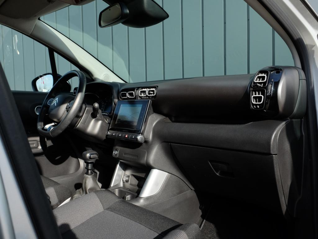 Citroen C3 Aircross 1.2 puretech 110pk shine | navigatie| parkeer sensoren 
