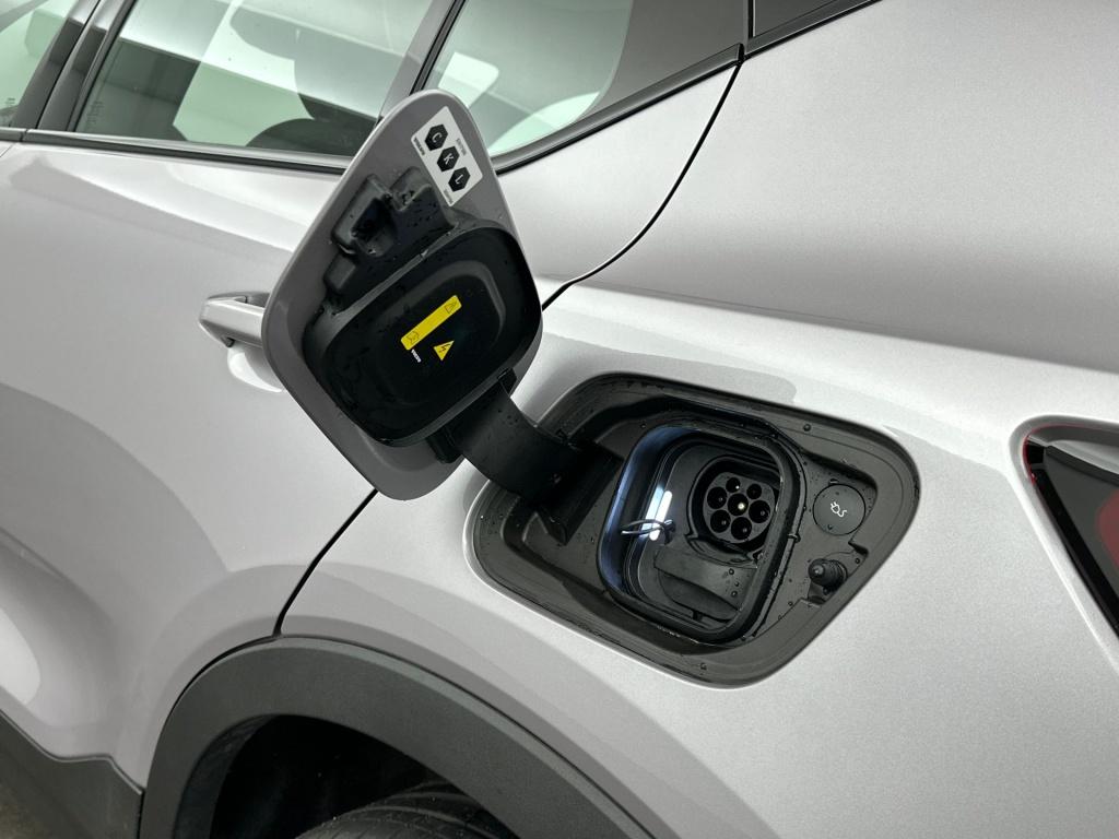 Volvo Ec40 extended range plus dark