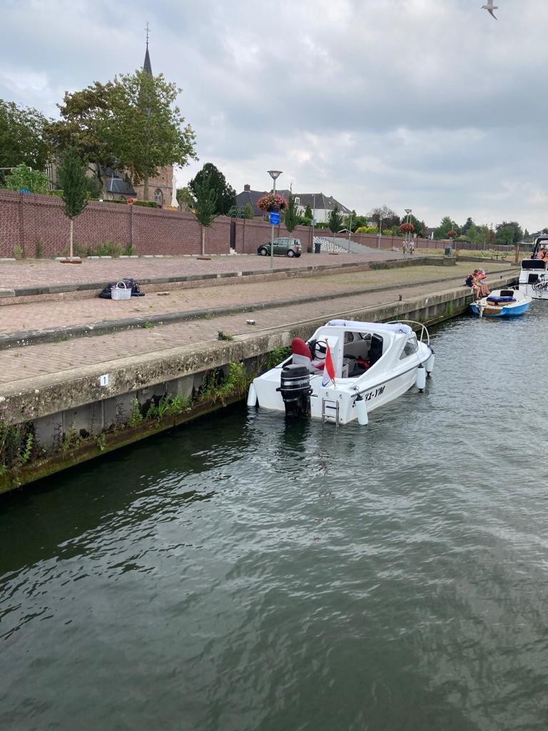 Motor boot shetland, vissersboot recreatie boot, veerse mee, is zeewaardig