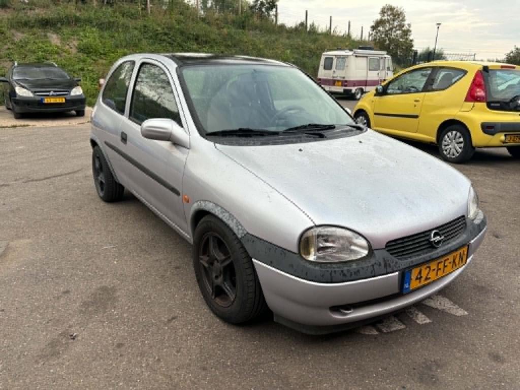 Opel Corsa 1.2i-16v onyx