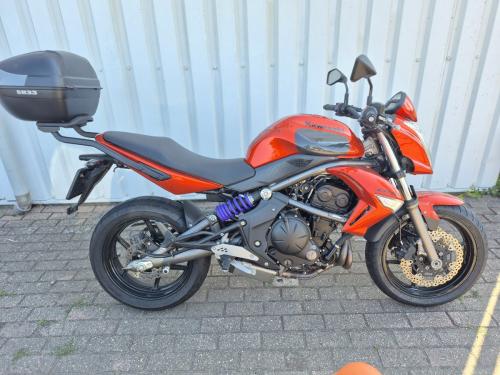 Kawasaki ER6-N uit 2009 met veel extra's