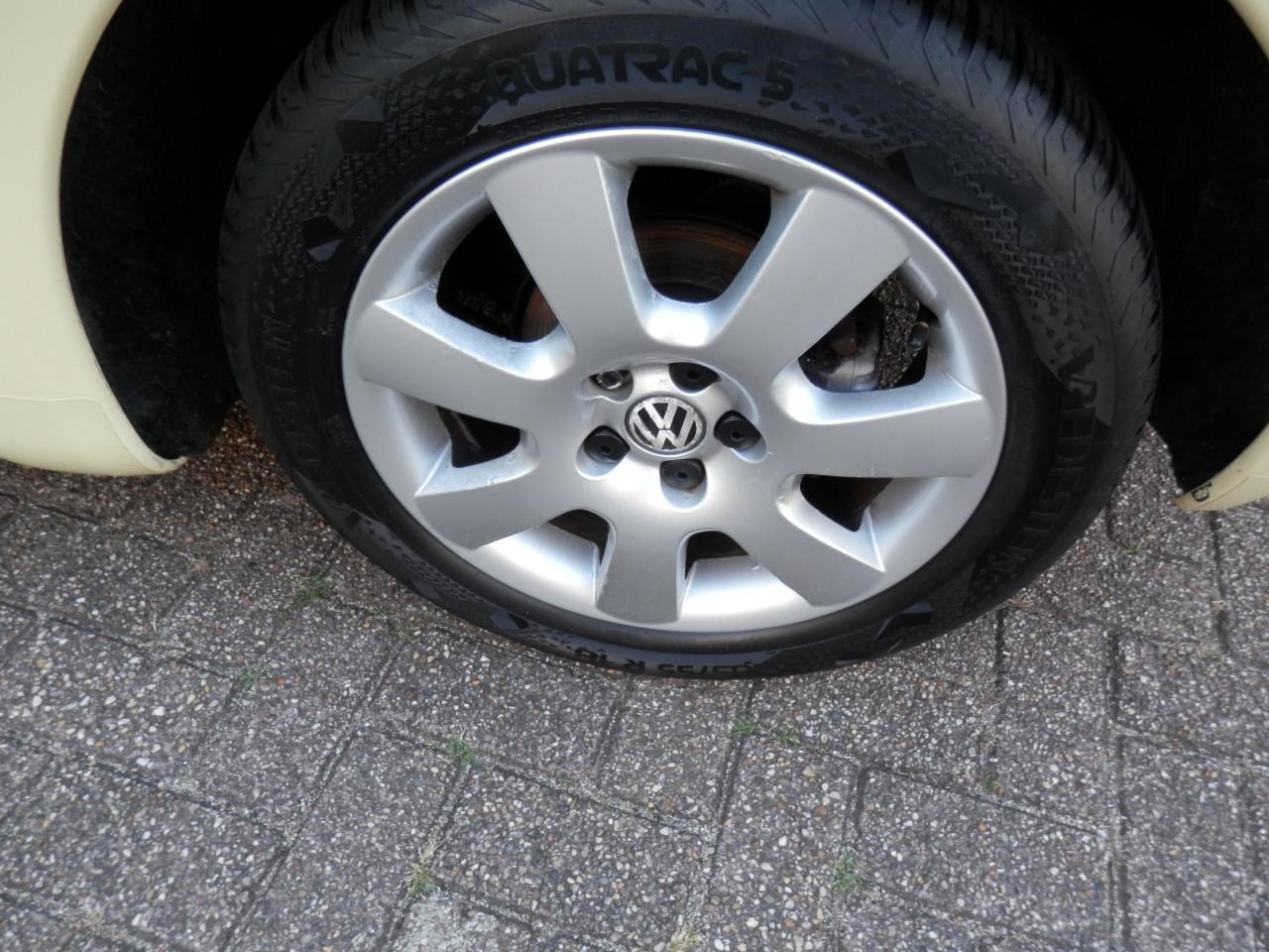 Auto Garant Biedt Aan: Volkswagen Beetle (new) 1.6 Cabrio