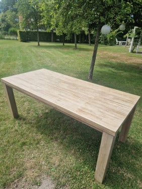 Eettafel met 6 stoelen