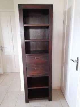 Massief houten Boekenkast 60 x 40 x 200 (in goede nette staat)