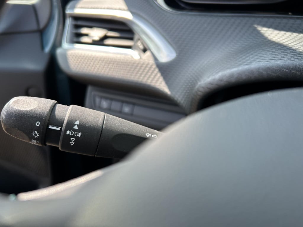 Peugeot 2008 1.2 puretech urban cross distributieriem gemodificeerd