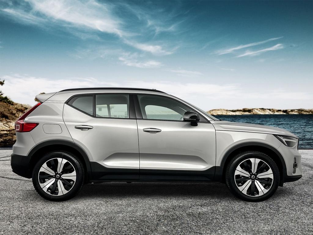 Volvo XC40 t4 211pk recharge ultimate dark | pano| adap.cruise| trekhaak| c