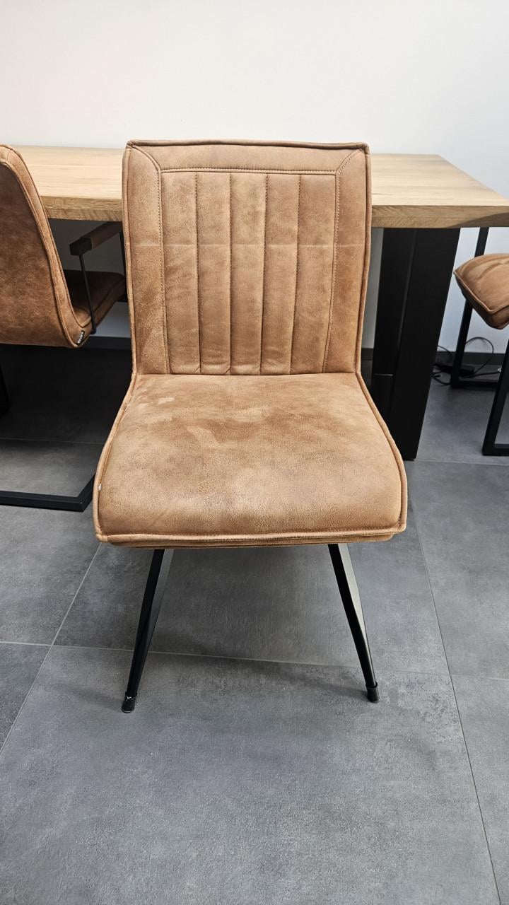 Eetkamertafel en stoelen Henders en Hazel Metalox 230 x 100 cm