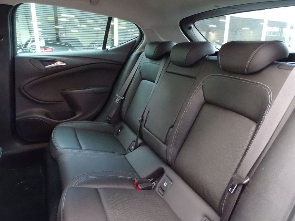 Opel Astra 1.4 innovation stoel-&stuurverwarming | massage stoel | navi
