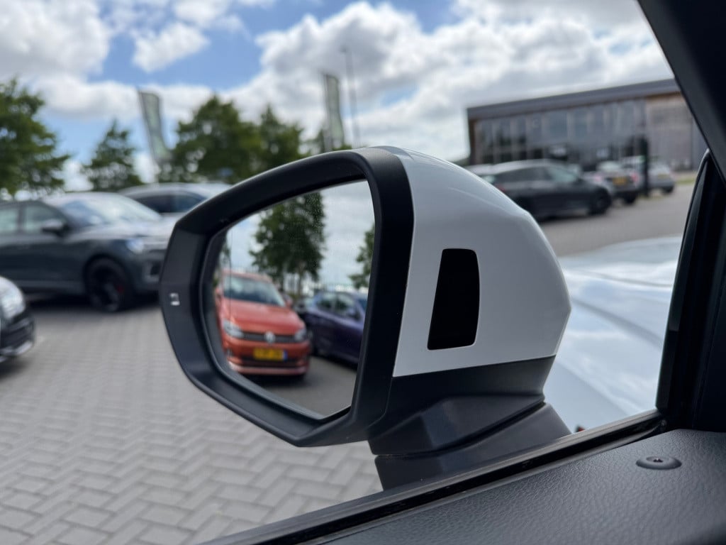 Audi Q3 35 tfsi design luxe * trekhaak * sportstoelen* carplay