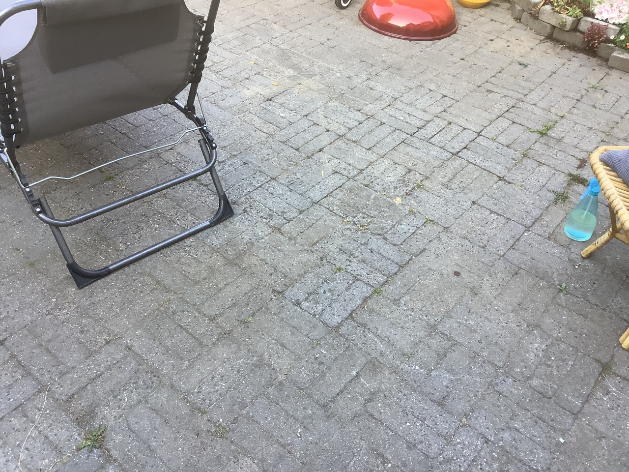 Ongeveer 24 m2 straatstenen GRATIS
