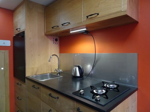 Camper off-grid - onopvallend vrij staan - variabel interieur