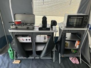 Caravan Hobby 460 UFE met vaste Thule luifel, voortent met losse luifel