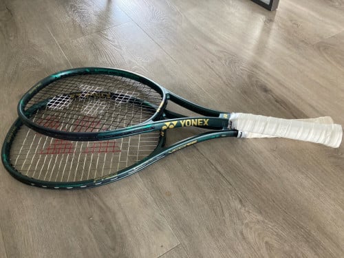 Yonex Vcore pro97 tennisracket