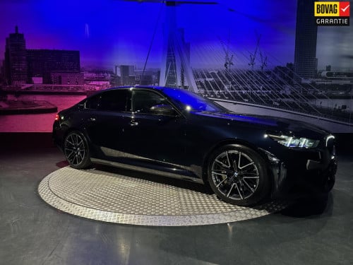 BMW M5 5-serie *limousine v8 m hybrid*carbon extr*b&w*alcantarahemel*nl-aut
