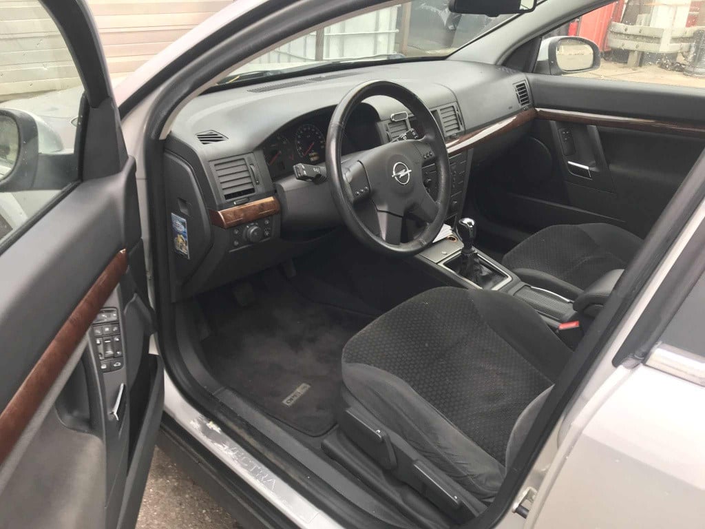Opel Vectra 1.8-16v elegance