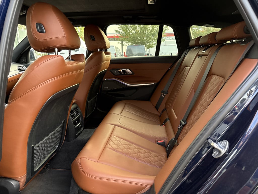 BMW 3-serie touring 330i high executive edition m-sport | nl-auto | 1e eig 