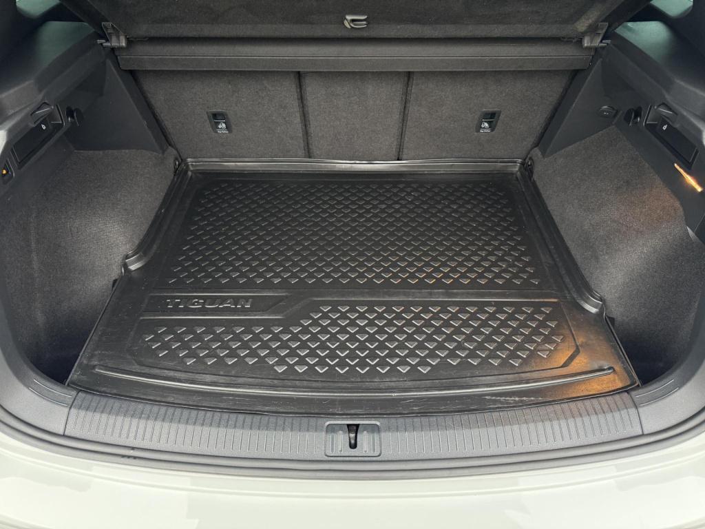 Volkswagen Tiguan 1.5 tsi act highline business r nl-auto, uitklapbare trek