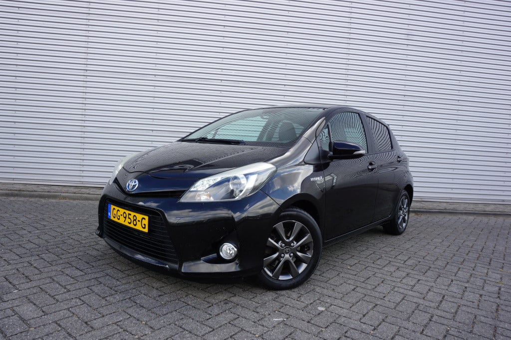 Toyota Yaris 1.5 full hybrid dynamic airco / camera / elektr. ramen / lm ve