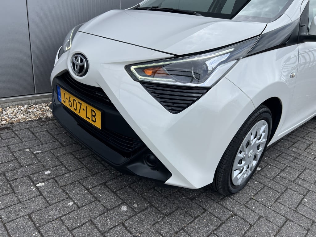 Toyota Aygo 1.0 vvt-i x-play