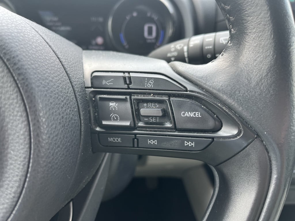 Toyota Yaris | net binnen | 1.5 hybrid executive | leer | head-up display |