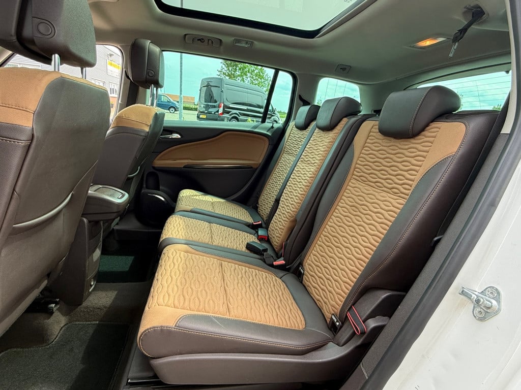 Opel Zafira tourer 1.4 cosmo 7 persoons