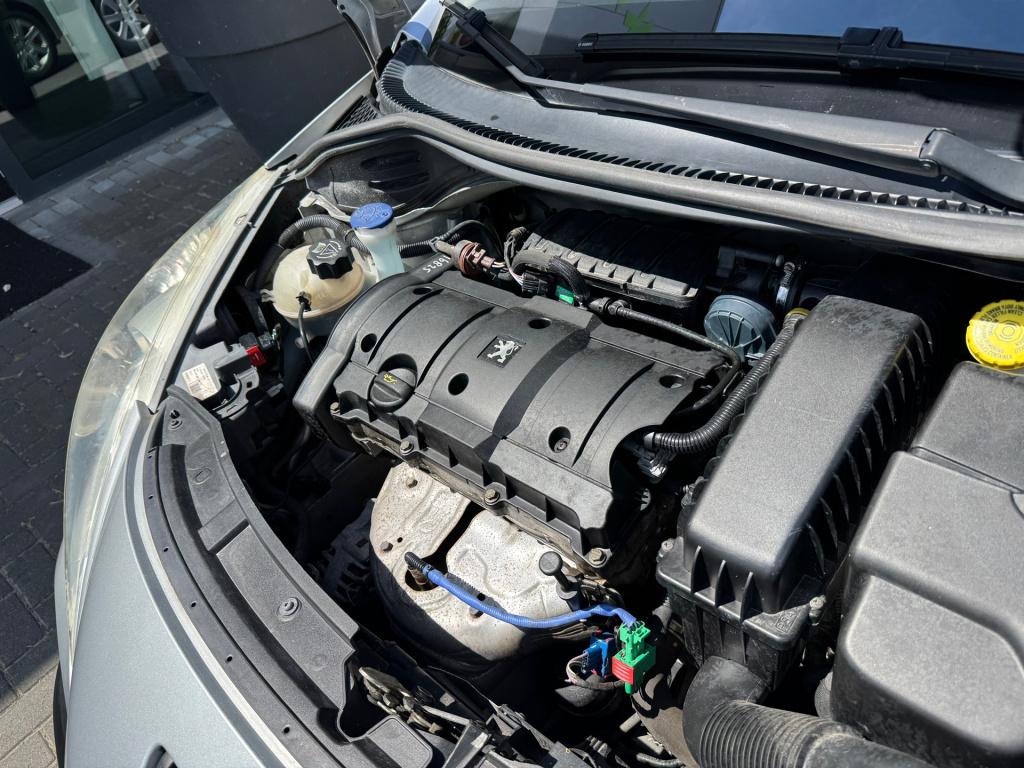 Peugeot 207 1.6-16v xs pack * airco > camera