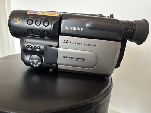 Vintage video 8 camera Samsung