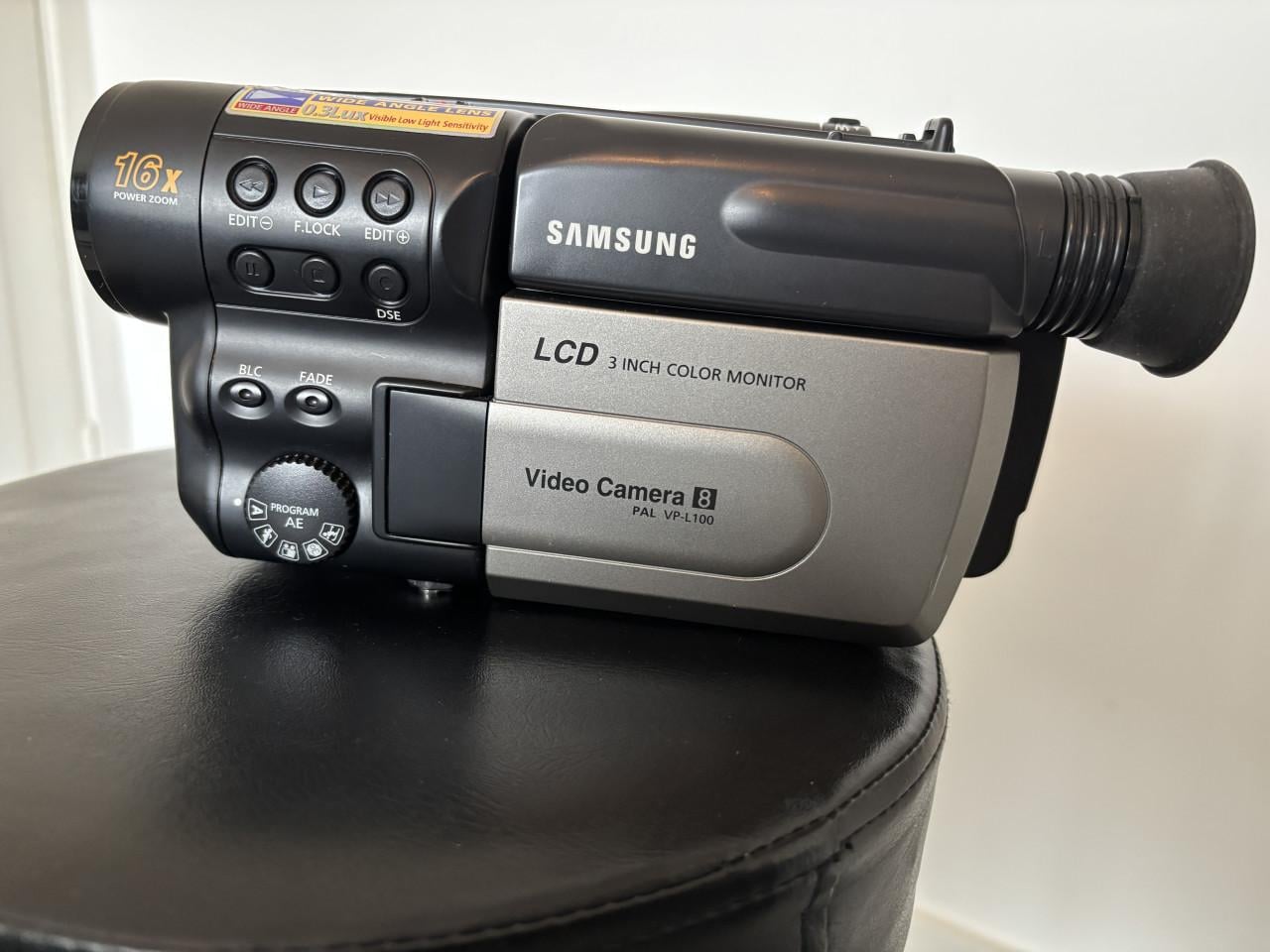 Vintage video 8 camera Samsung