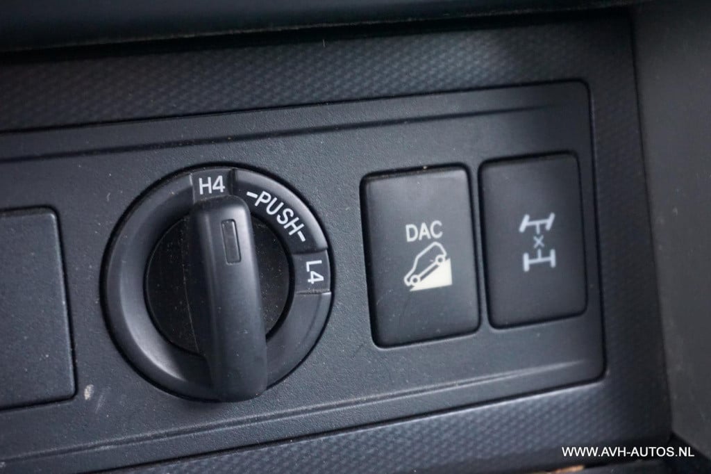 Toyota Land Cruiser 3.0 d-4d-f vx window van