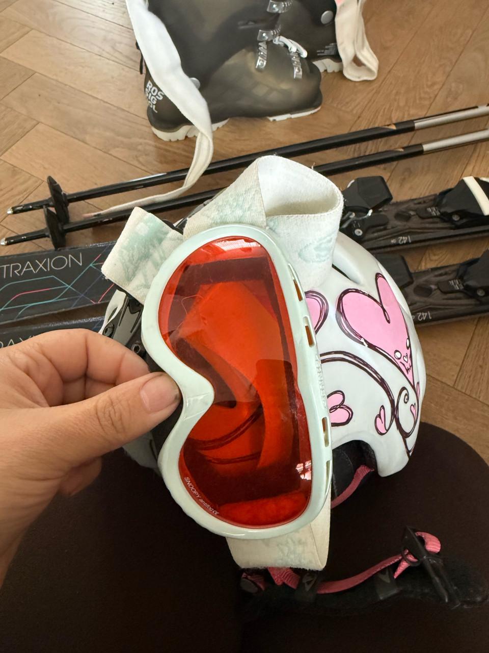 Compleet pakket ski schoenen stokken