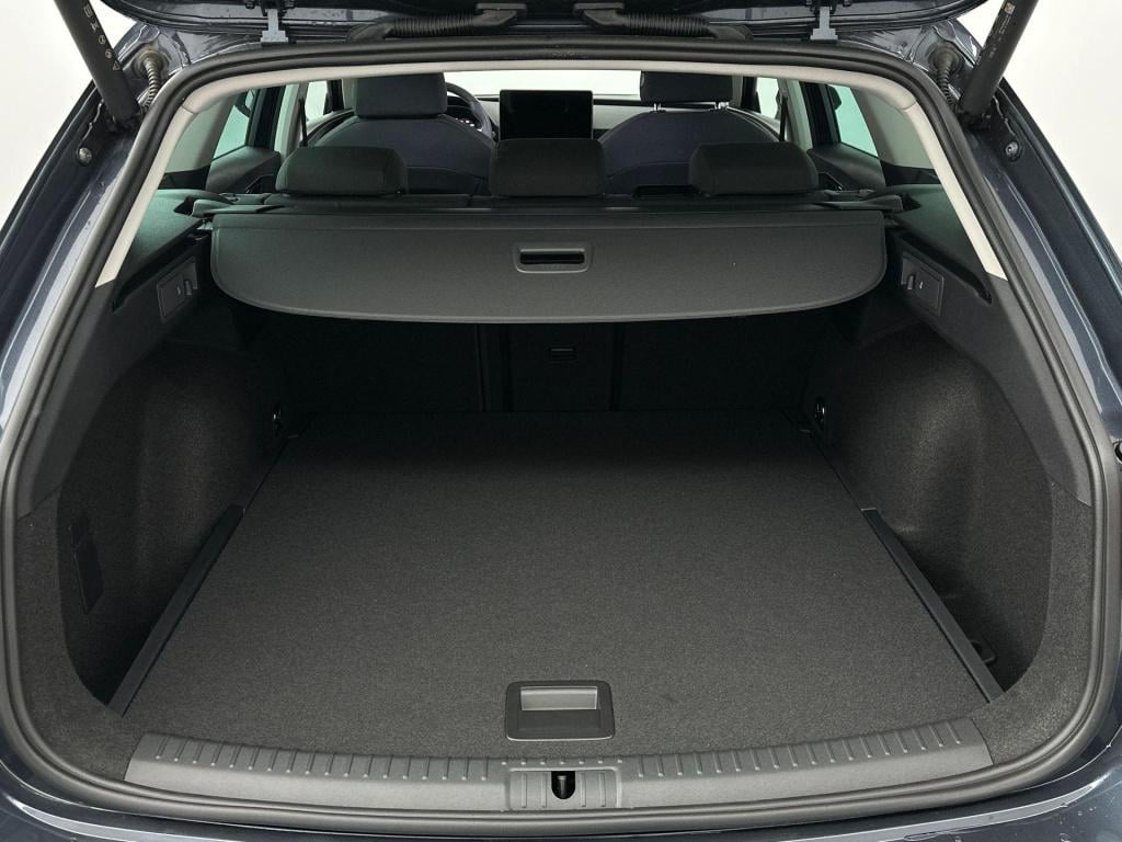 Seat Leon sportstourer style business intense 1.5 etsi 85 kw / 115 pk sta