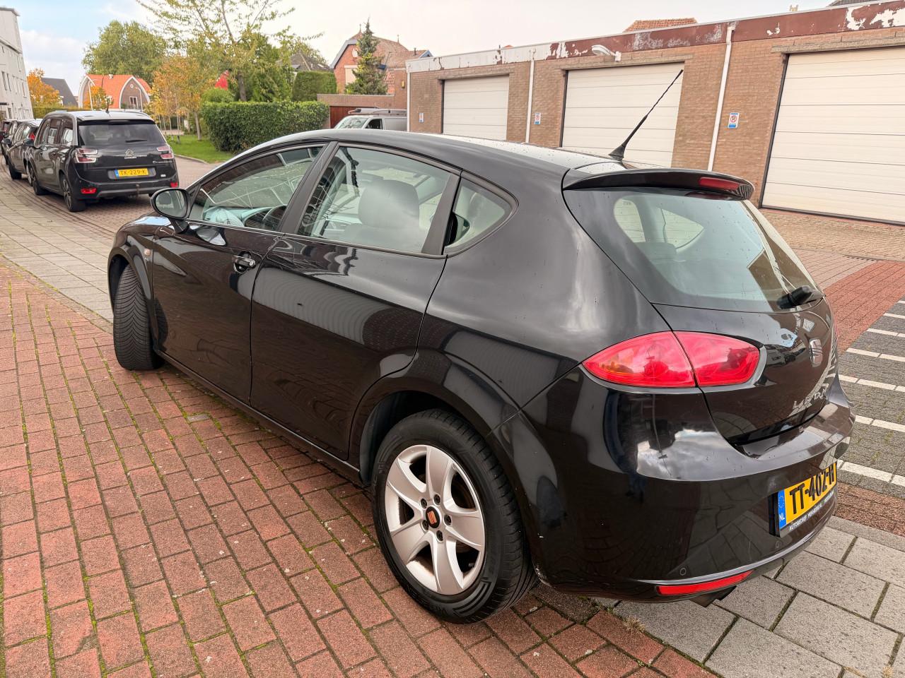 SEAT LEON